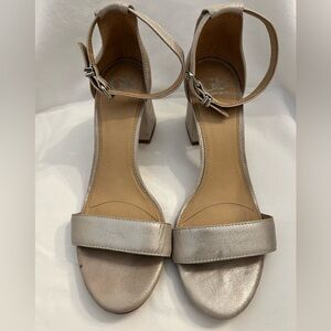 GB Block-Party Leather Ankle Strap Sandals Metallic Silver Size 8.5‎ Preowned